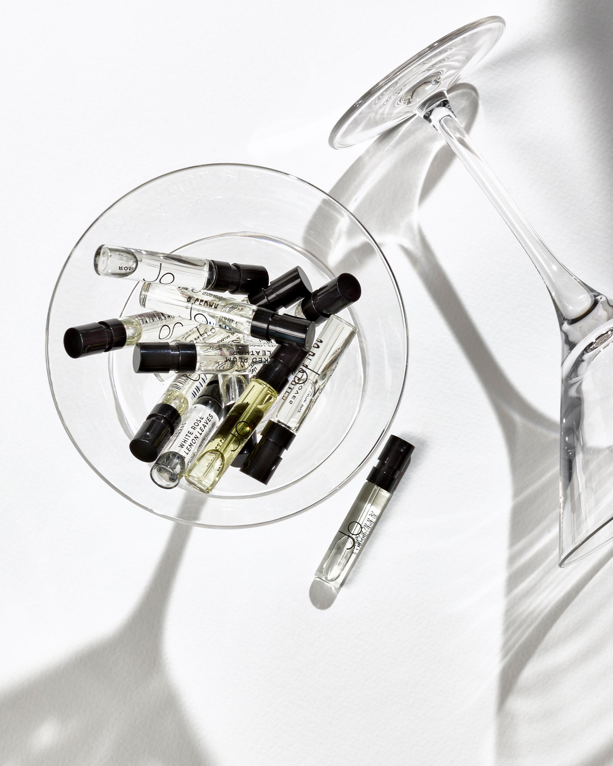 Decal Fragrance Discovery Set (7x2ml). Contains Amber Lime & Bergamot, Black Cashmeran & Tonka, Golden Gardenia, Cobalt Patchuli & Cedar, Pomelo Oud, Ebony & Cassis and Rose & Dates.